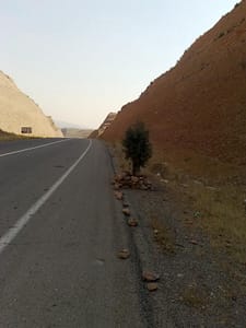 سنگچین ها ادامه دارد ...