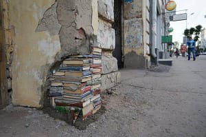 کتاب ها و آشوراده ...